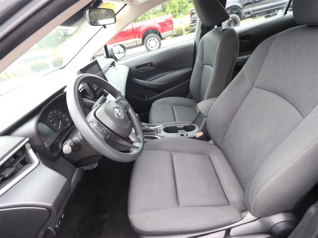 2024 Toyota Corolla LE photo 2