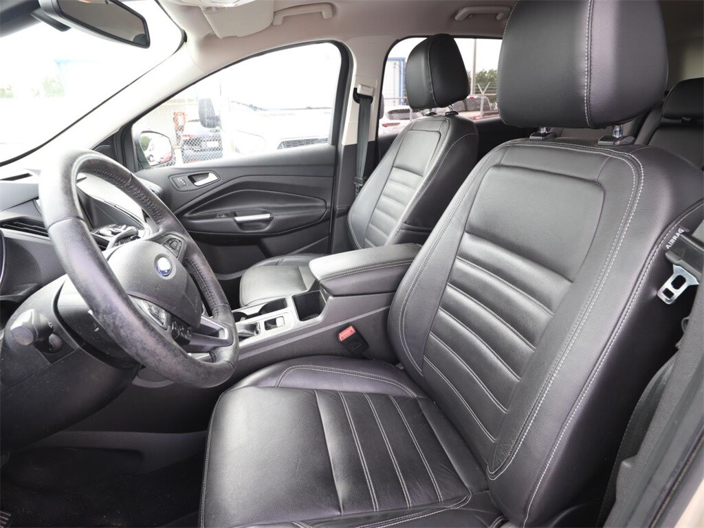 2017 Ford Escape Titanium photo 2