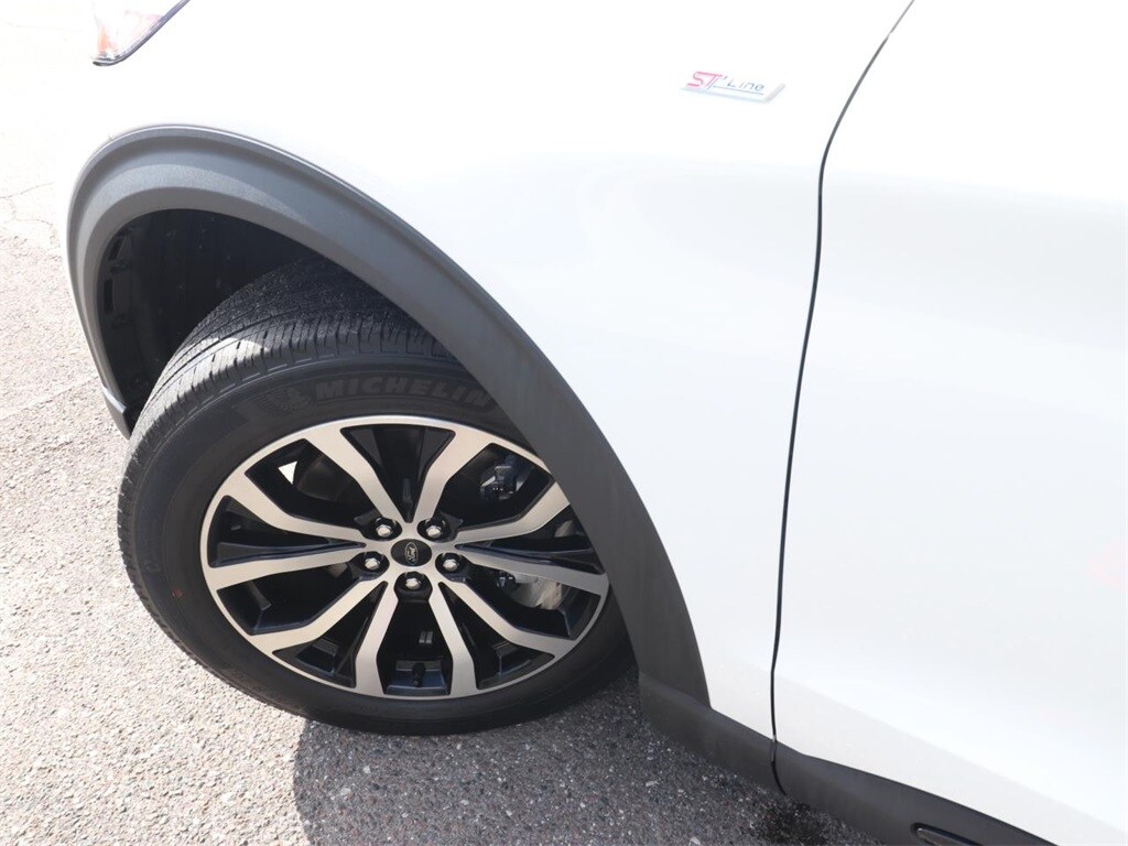 2022 Ford Explorer ST-Line photo 3