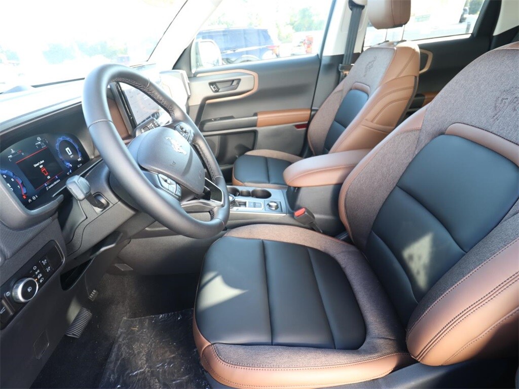 2025 Ford Bronco Sport Outer Banks photo 2