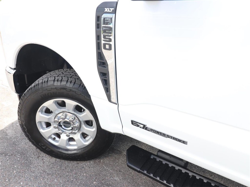 2024 Ford F-250 XLT photo 3