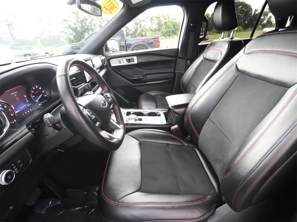 2022 Ford Explorer ST-Line photo 2