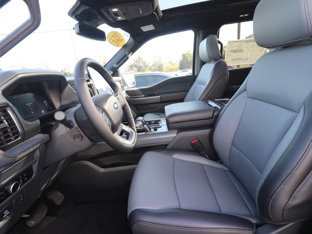 New 2025 Ford F-150 Lightning Lariat TRUCK