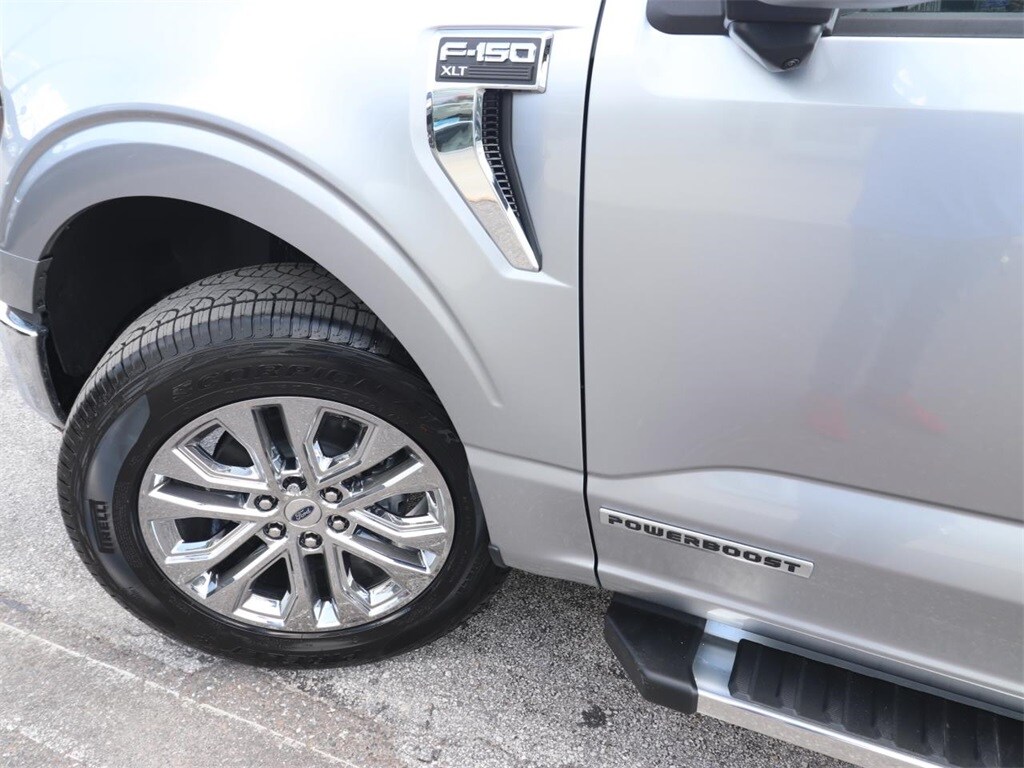 2025 Ford F-150 XLT photo 3