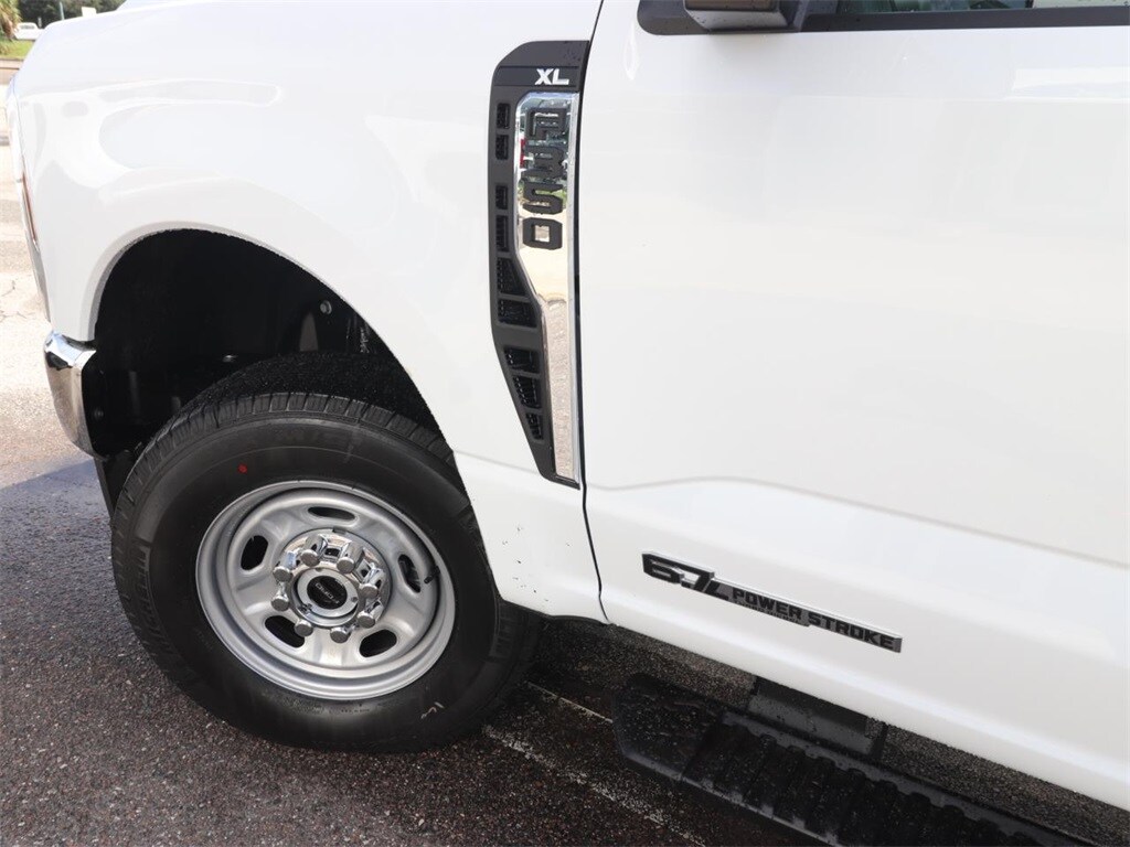 2026 Ford F-350 XL photo 3