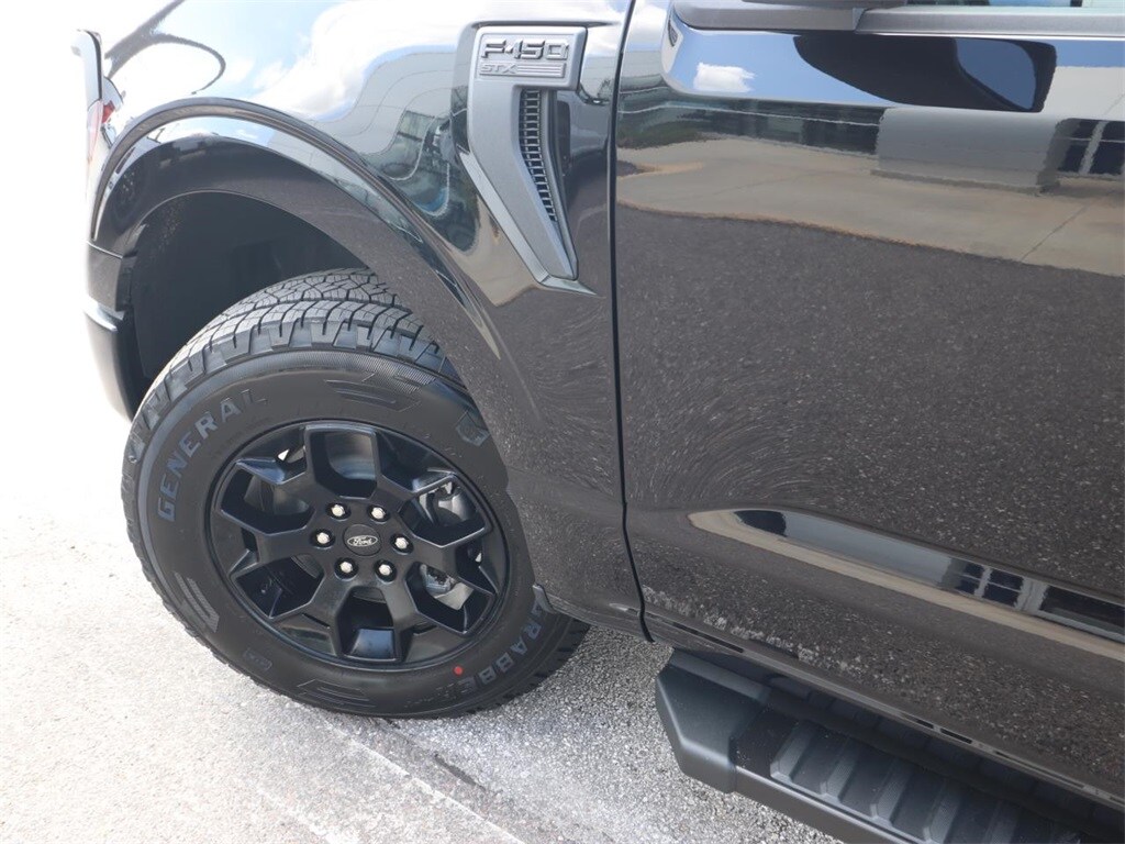 2025 Ford F-150 STX photo 3