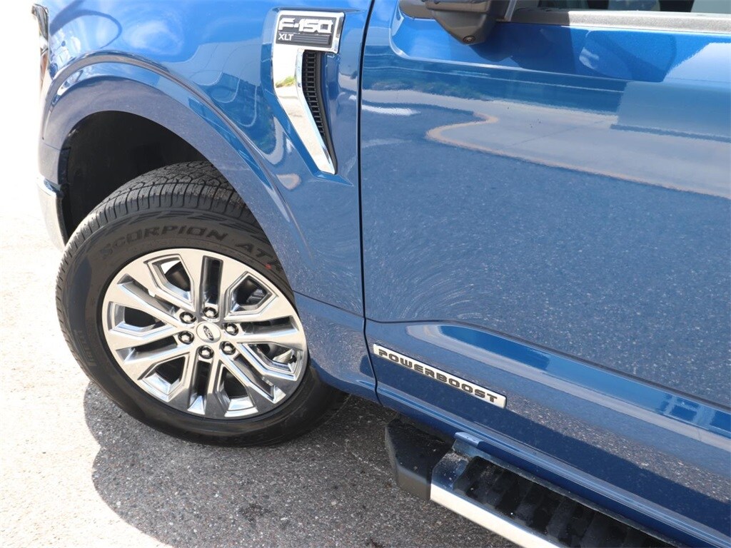 2025 Ford F-150 XLT photo 3