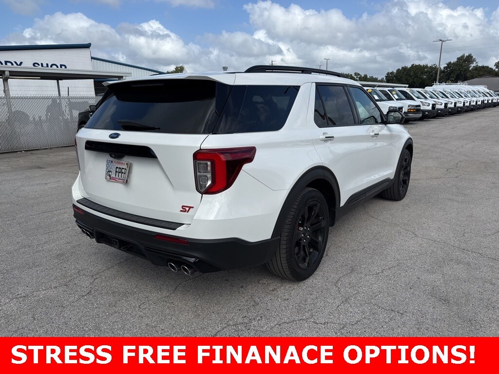 2022 Ford Explorer ST photo 3