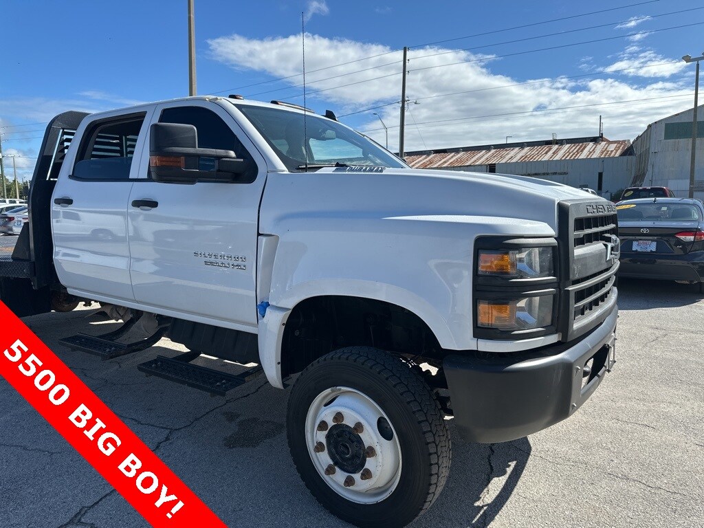 2022 Chevrolet Silverado 5500HD Work Truck photo 3