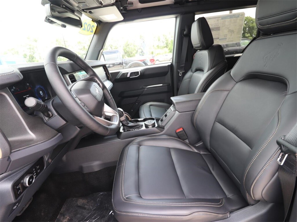 2025 Ford Bronco Badlands photo 2