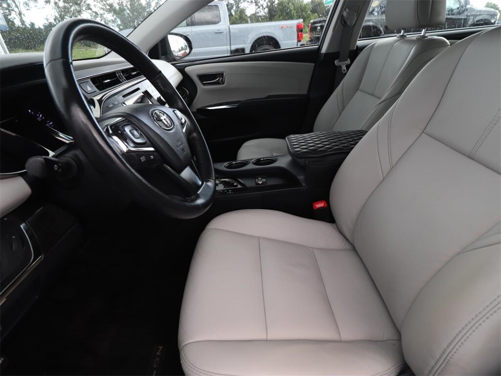2014 Toyota Avalon XLE photo 2