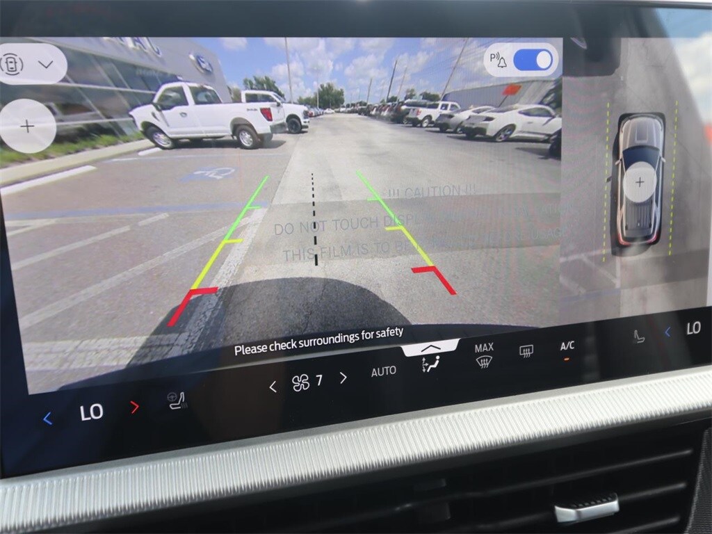 2025 Ford Explorer ST-Line photo 4