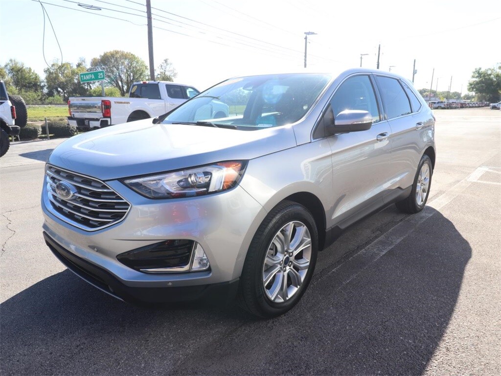 2022 Ford Edge Titanium photo 3