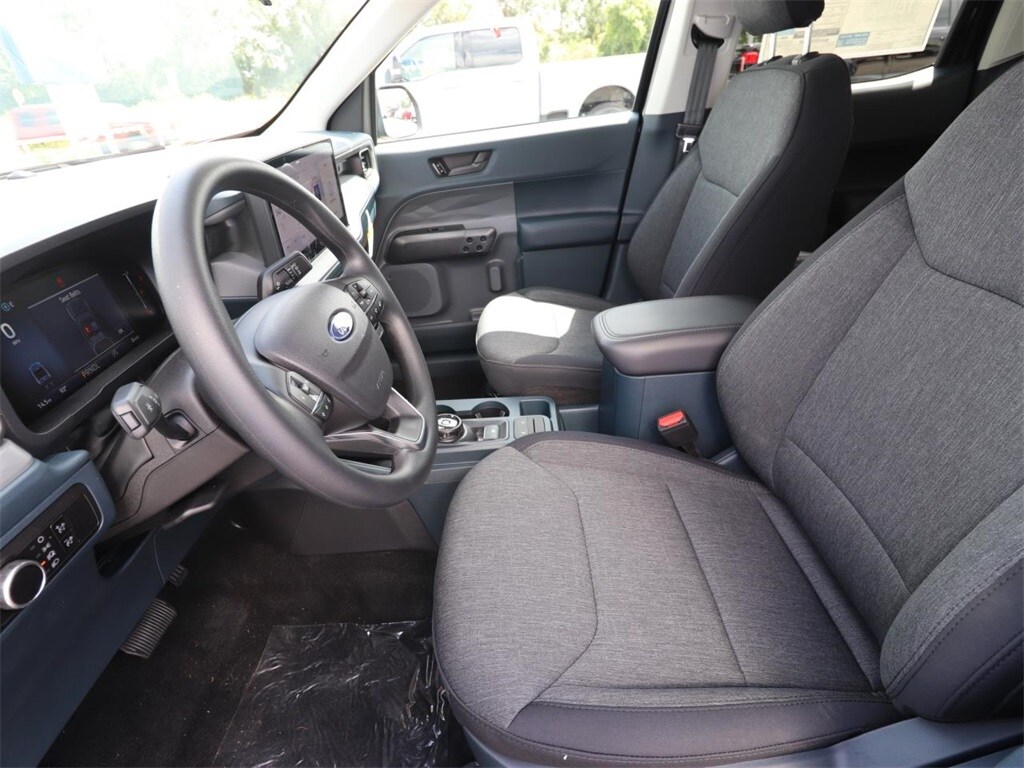 2025 Ford Maverick XLT photo 2