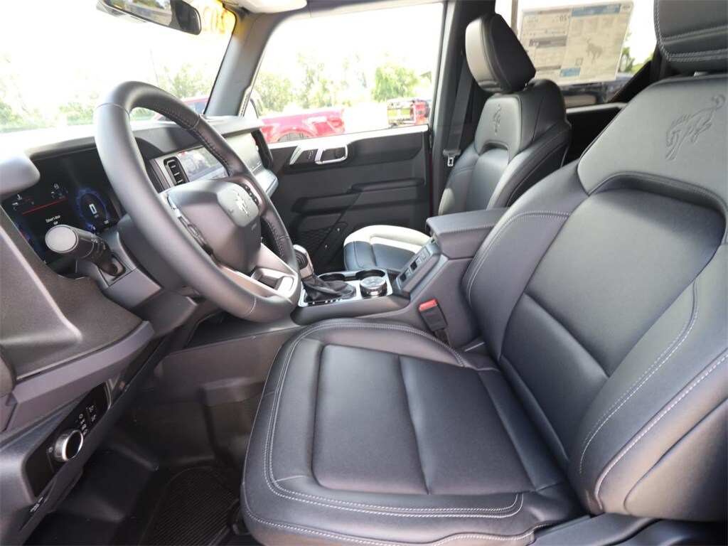 2025 Ford Bronco Big Bend photo 2