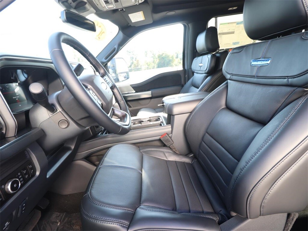 2026 Ford F-450 Platinum photo 2