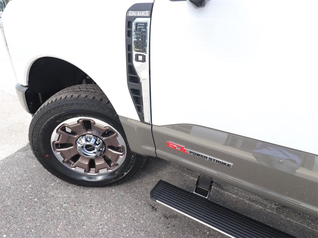 2026 Ford F-350 King Ranch photo 3