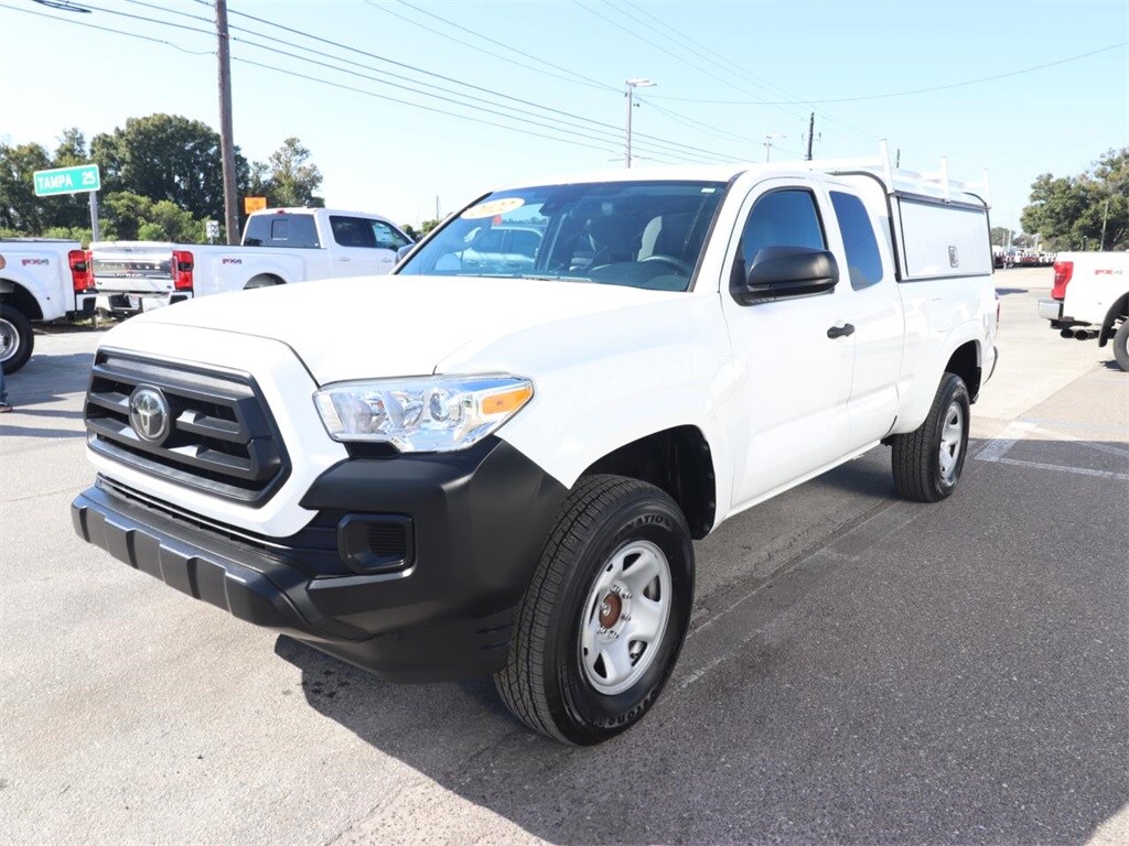 2022 Toyota Tacoma SR photo 2