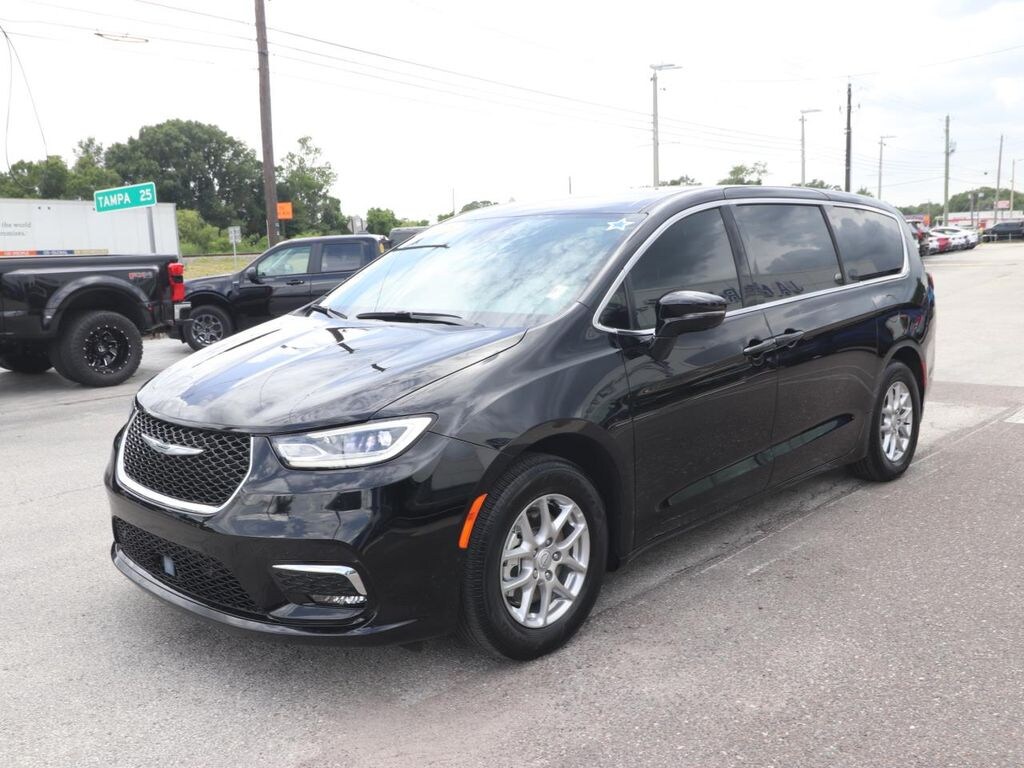 Certified 2025 Chrysler Pacifica Select Van Passenger Van