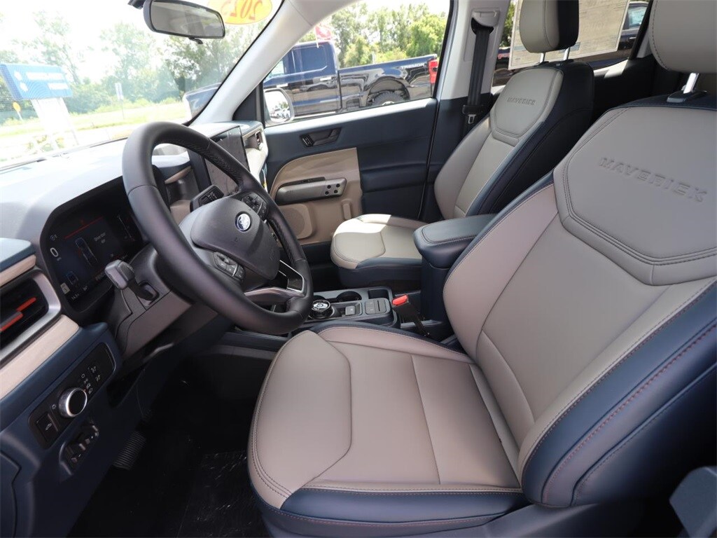 2025 Ford Maverick Lariat photo 2
