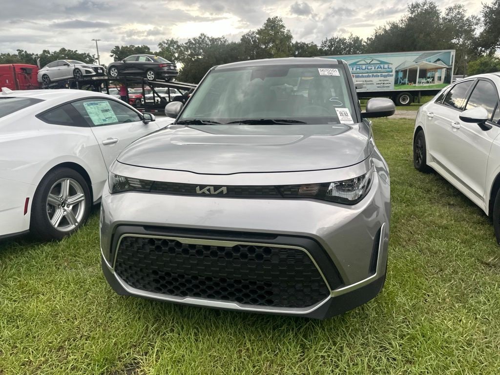 Certified 2025 Kia Soul LX Hatchback