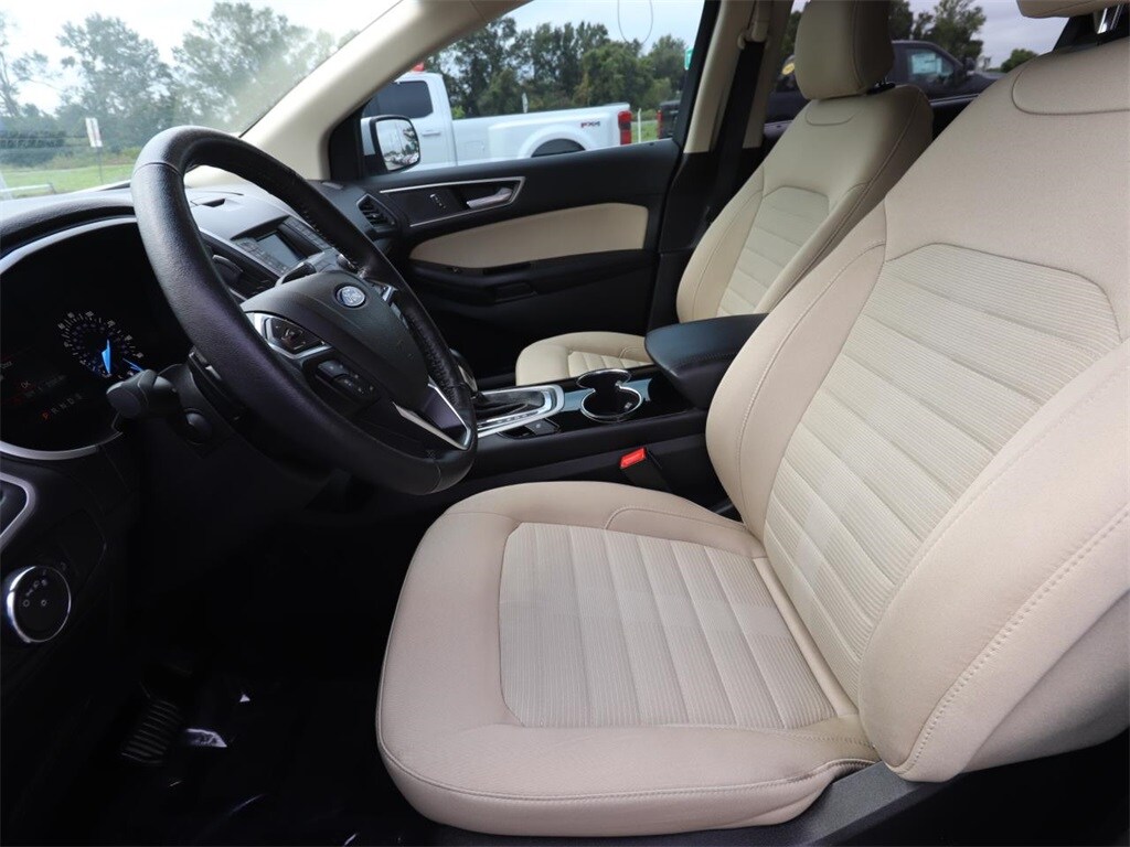 2018 Ford Edge SEL photo 2