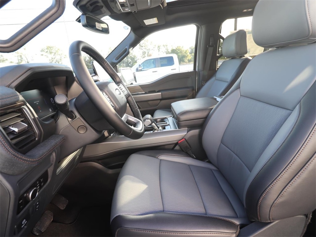 New 2025 Ford F-150 Lightning Lariat TRUCK