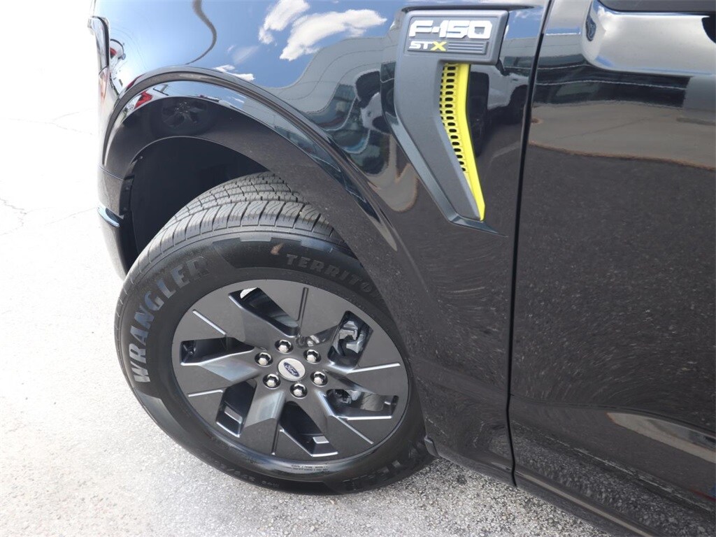 2025 Ford F-150 STX photo 3