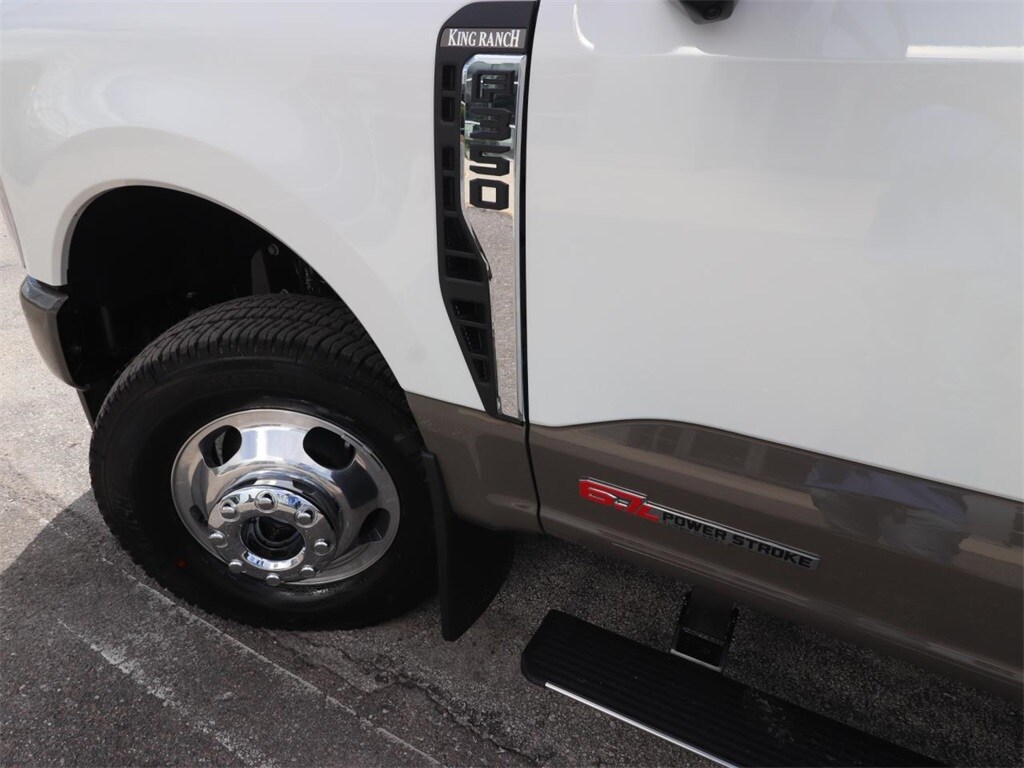 2026 Ford F-350 King Ranch photo 4