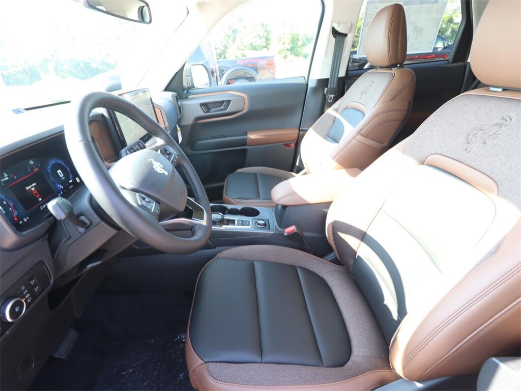 2025 Ford Bronco Sport Outer Banks photo 2