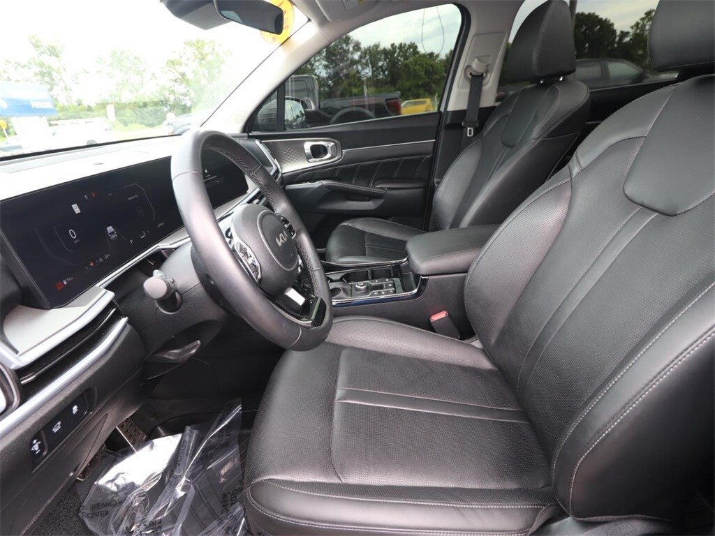 2024 Kia Sorento SX photo 2