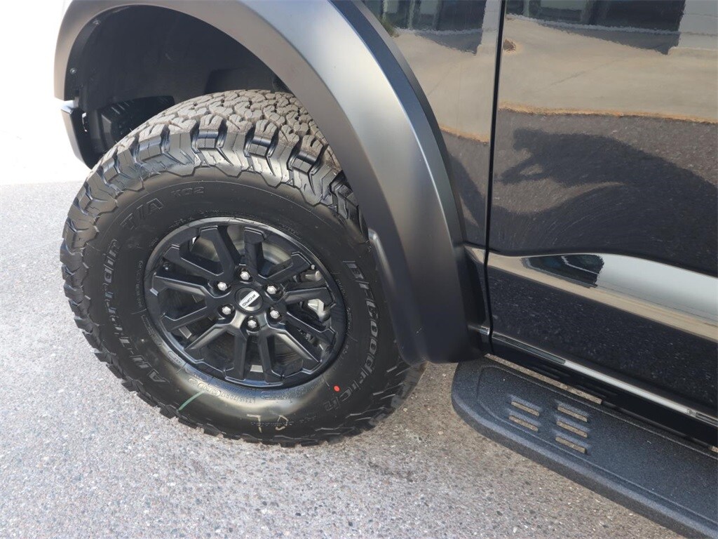 2025 Ford F-150 Raptor photo 4