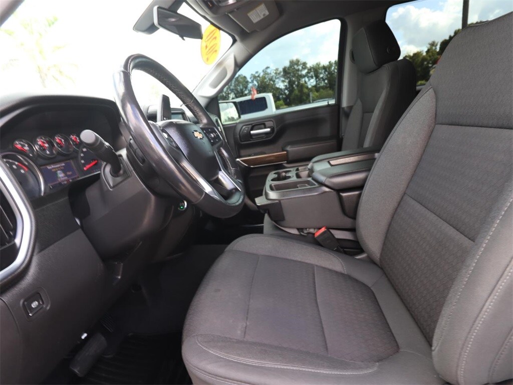 2020 Chevrolet Silverado 1500 LT photo 2