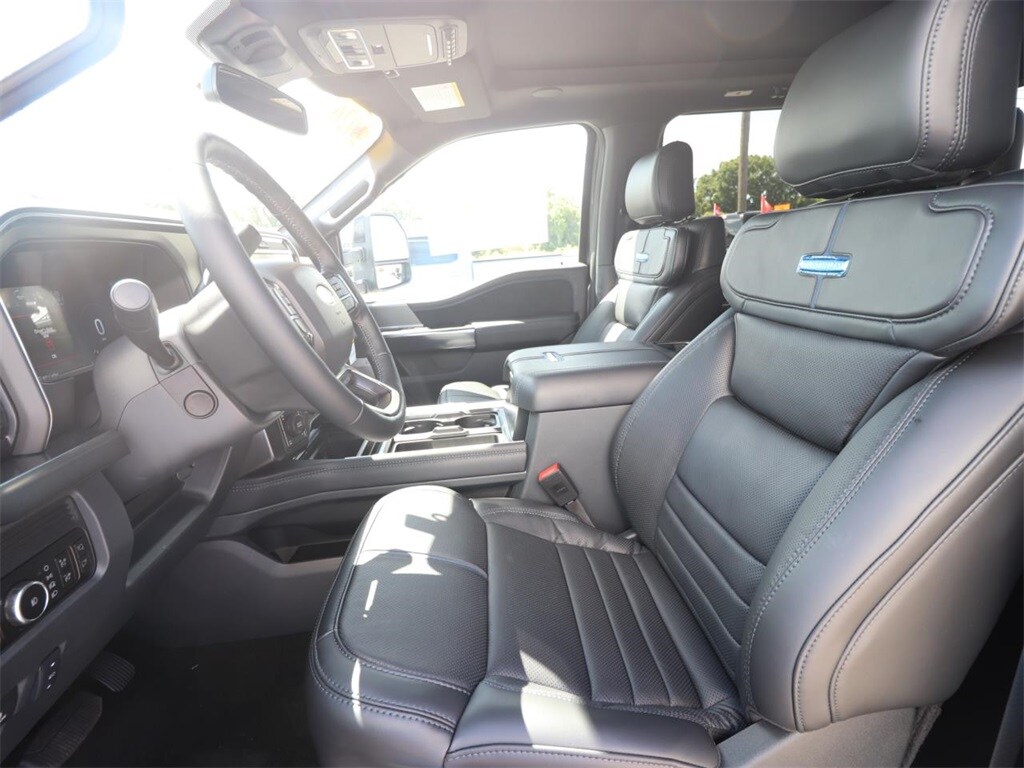 2026 Ford F-250 Platinum photo 2