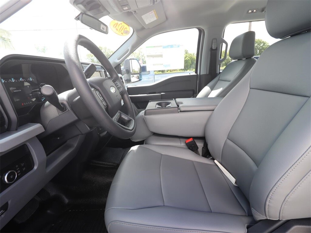 2026 Ford F-250 XL photo 2