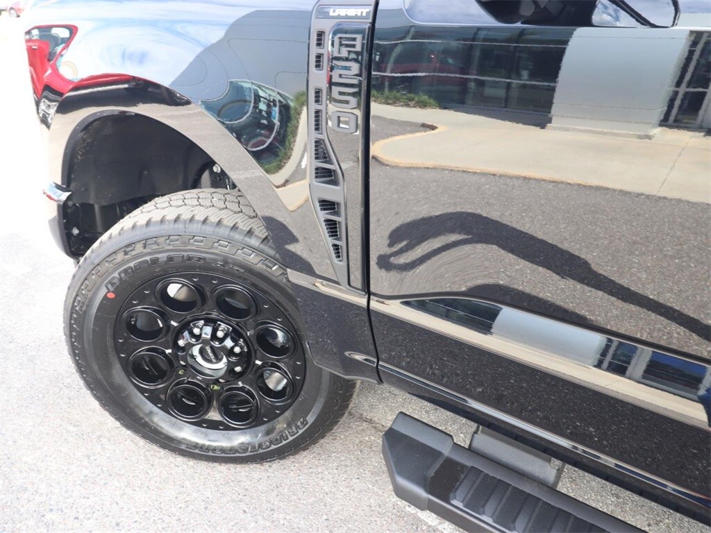 2026 Ford F-250 Lariat photo 3