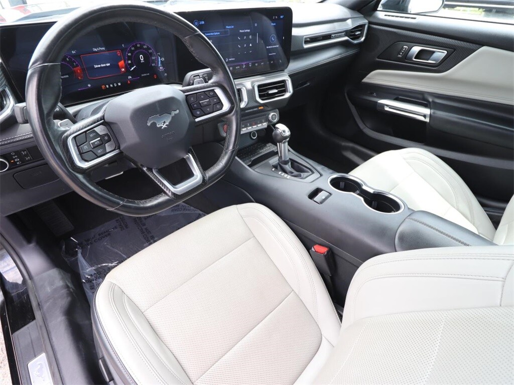 2024 Ford Mustang GT Premium Convertible photo 3