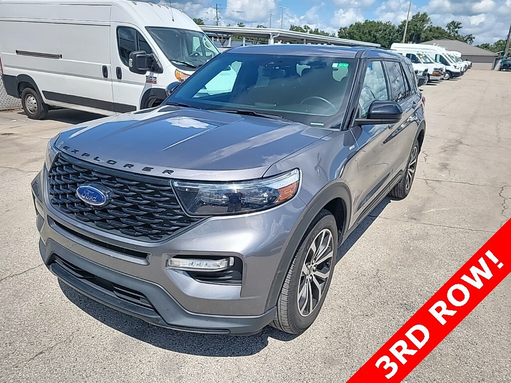2022 Ford Explorer ST-Line photo 2