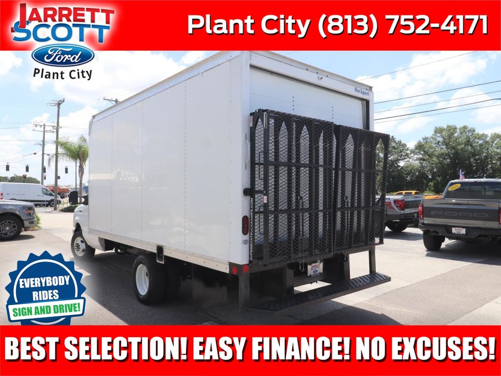  Ford E-350SD