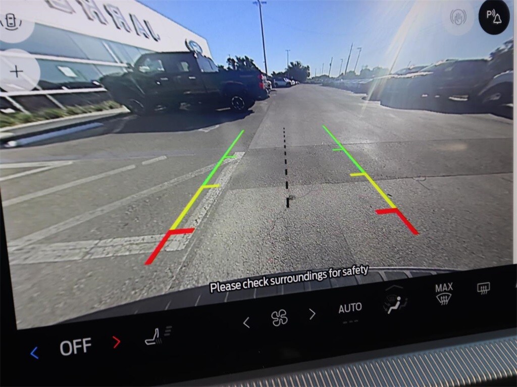 2025 Ford Explorer photo 4