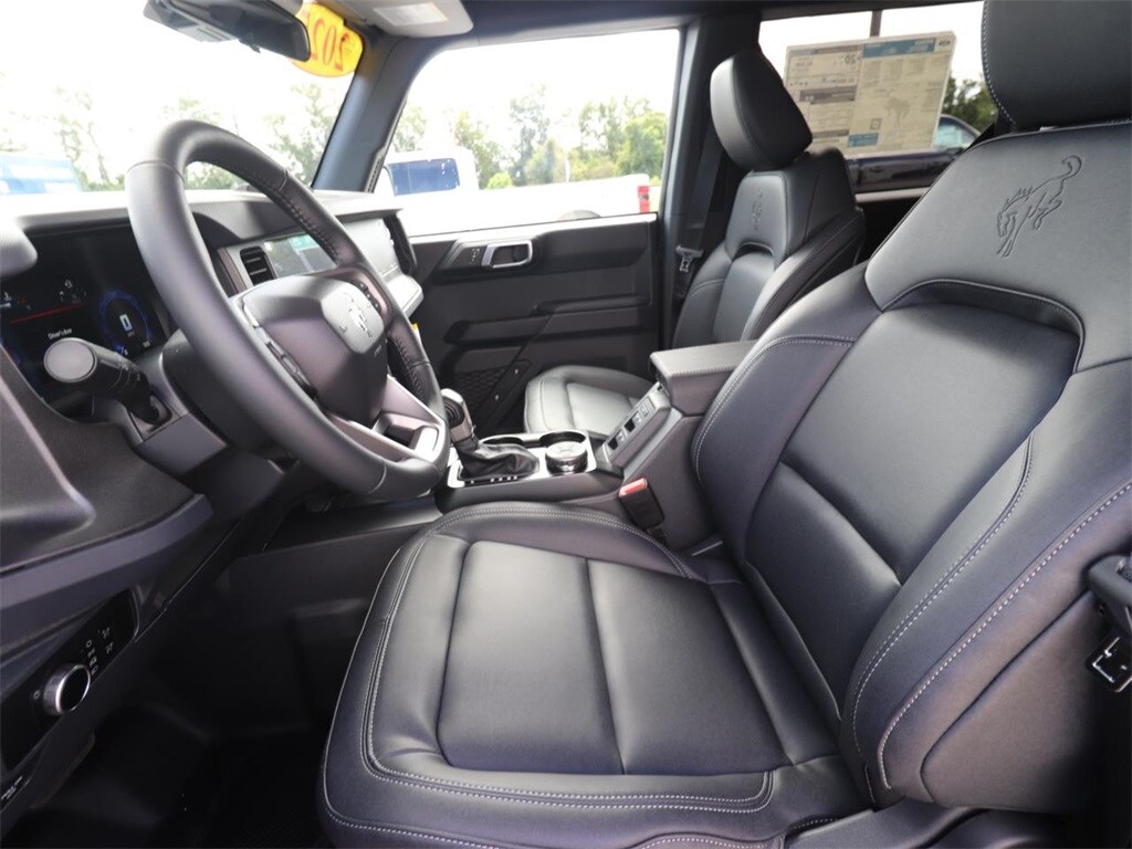 2025 Ford Bronco Big Bend photo 2