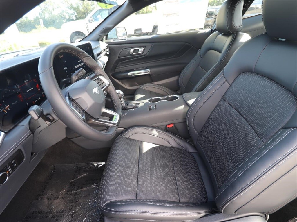 2025 Ford Mustang GT Premium photo 2