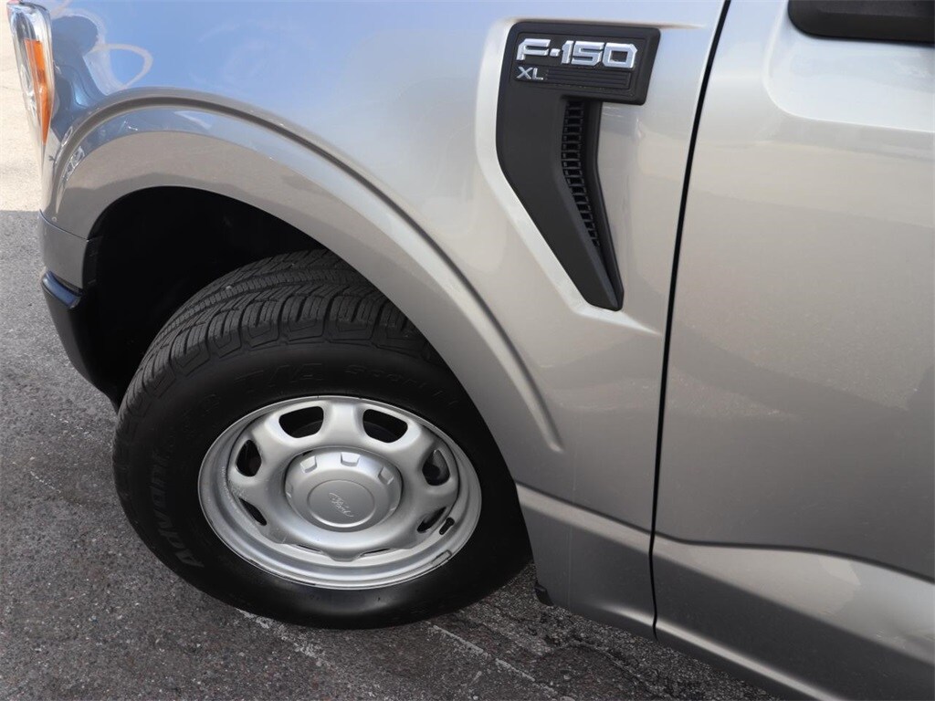 2021 Ford F-150 XL photo 3