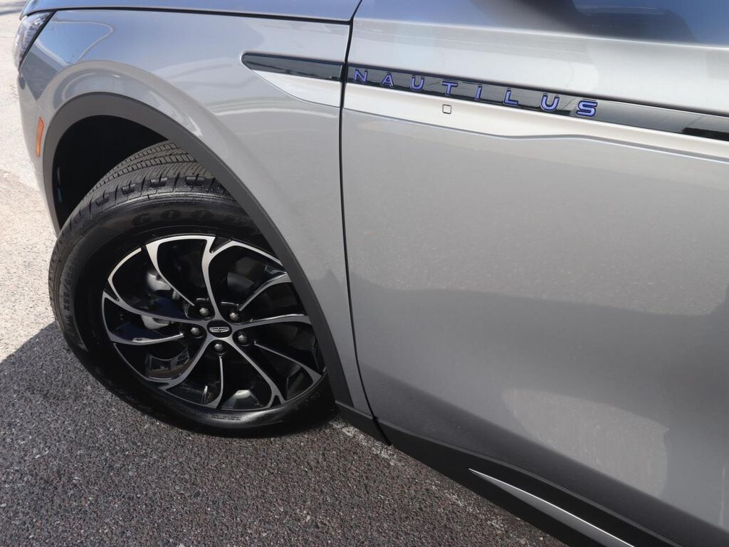 Used 2025 Lincoln Nautilus Premiere SUV