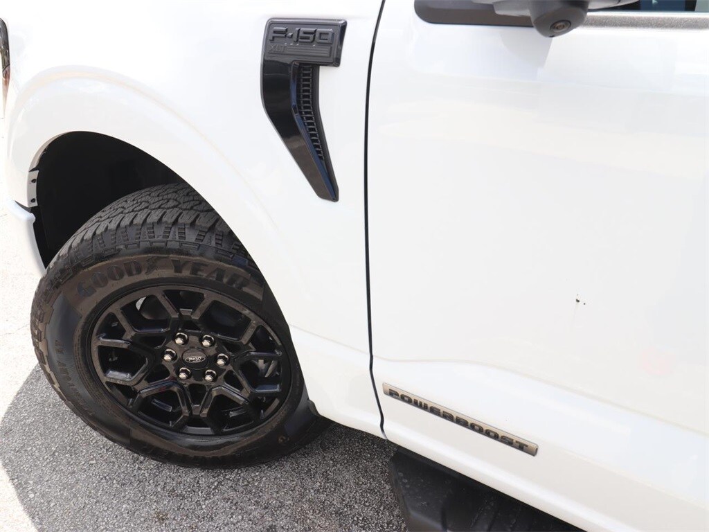 2025 Ford F-150 XLT photo 3
