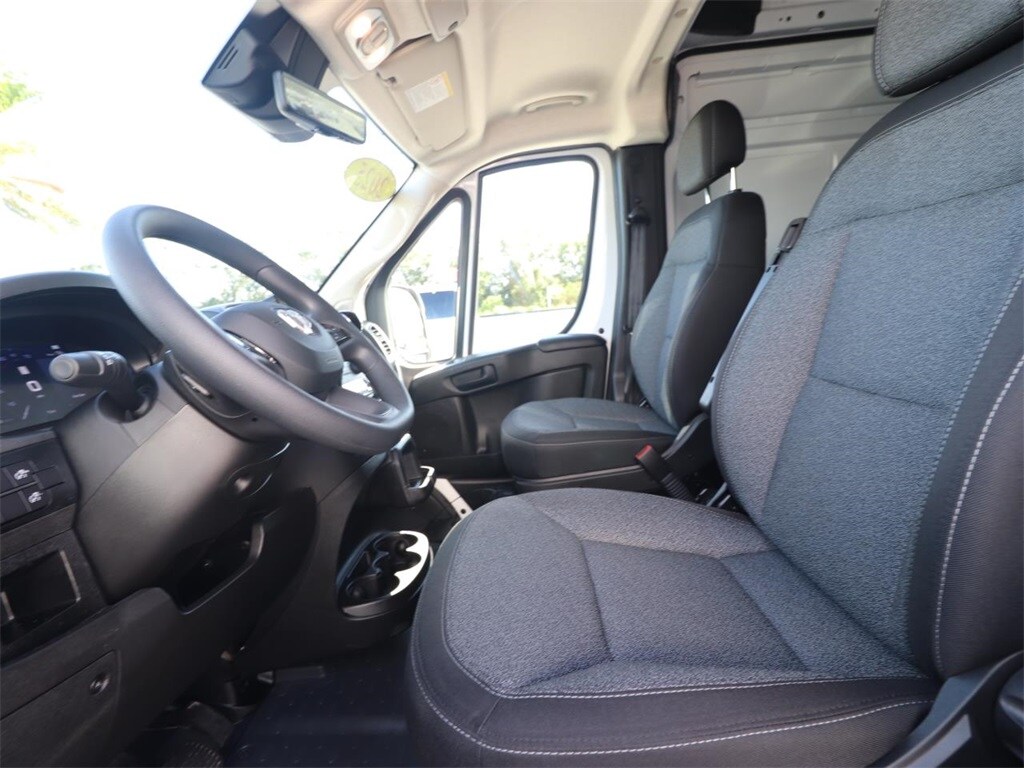 2025 Ram ProMaster 3500 Cargo Van photo 2