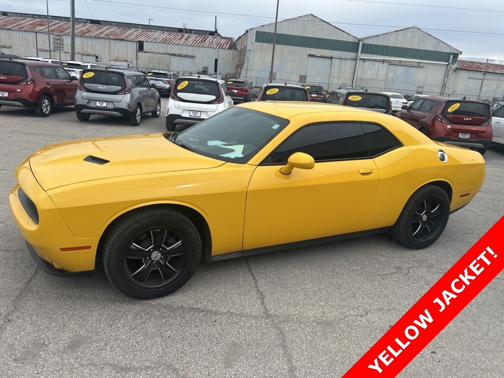 Used 2017 Dodge Challenger SXT Coupe