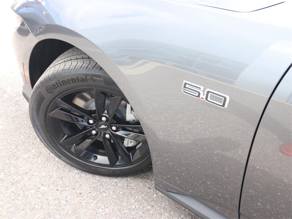 2025 Ford Mustang GT photo 3