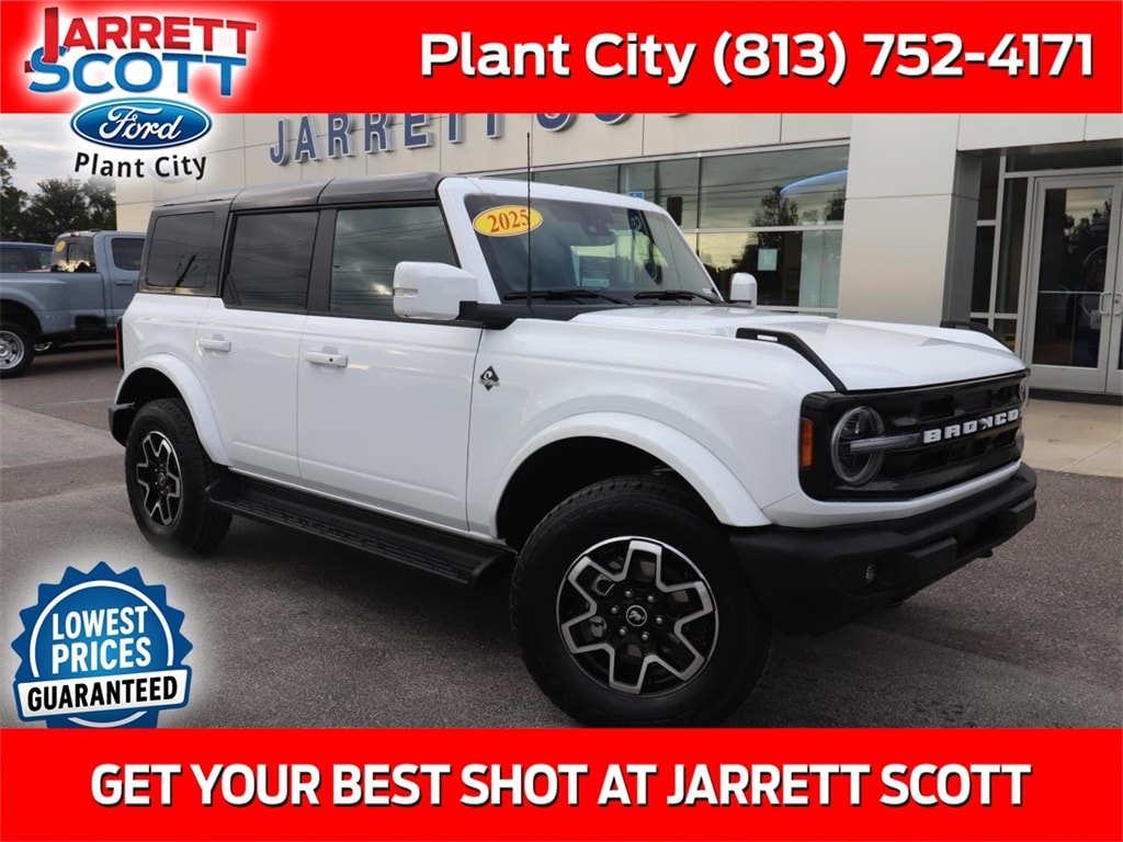 2025 Ford Bronco 4-Door Outer Banks's photo