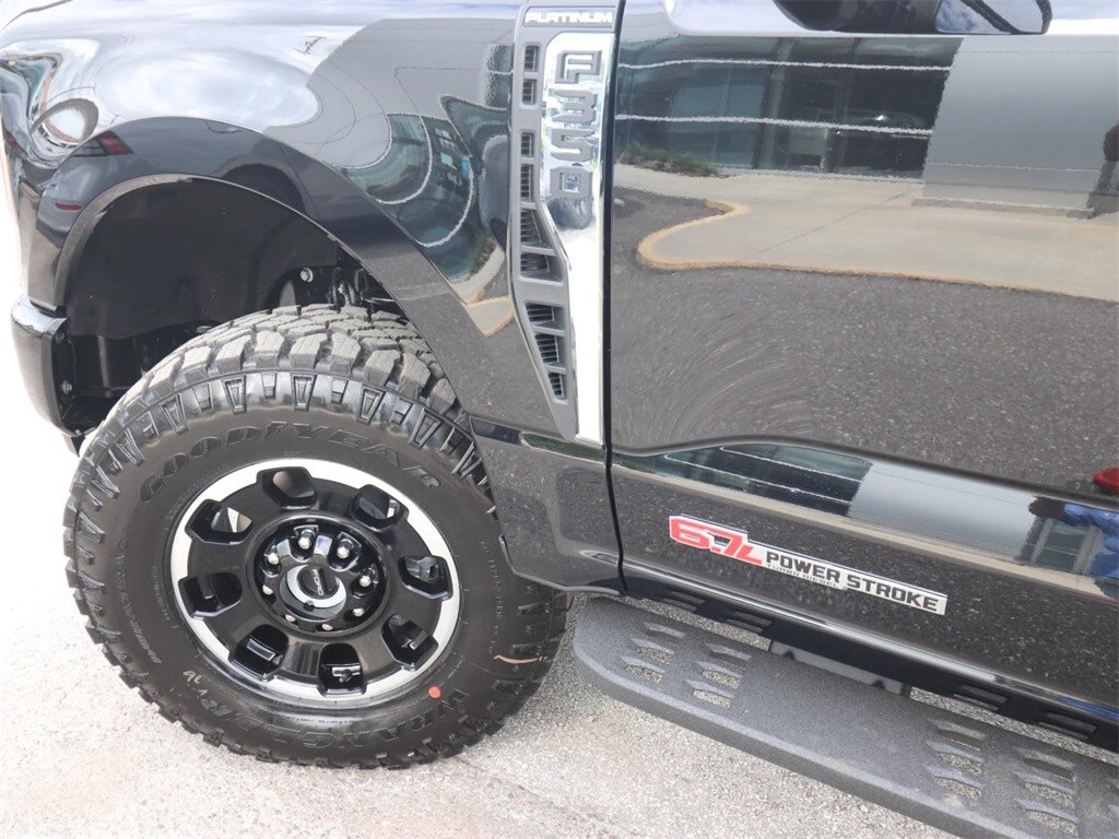 2026 Ford F-350 Platinum photo 4